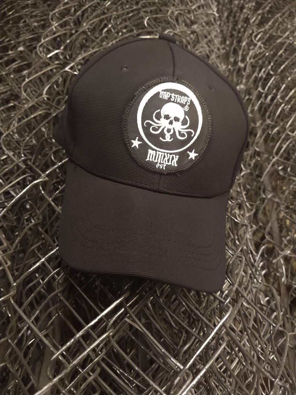 Thumbnail: Black cap with elastic