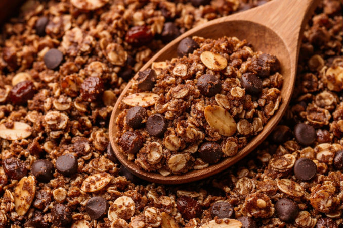 granola with chocolate chips