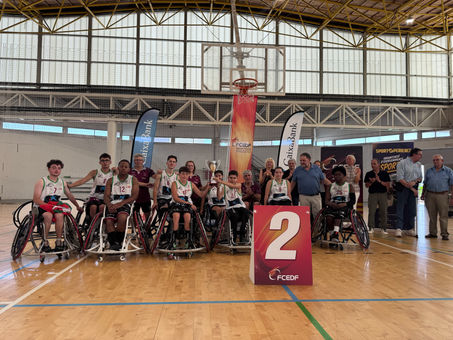 Zuzenak cierra la temporada Subcampeón del XV Campeonato de España sub 23