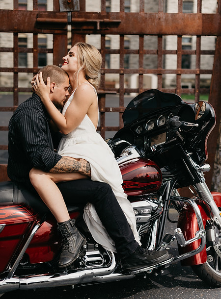 Cincinnati Bride and Groom Edgy Elopement