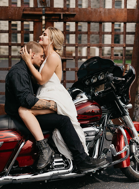 Cincinnati Bride and Groom Edgy Elopement