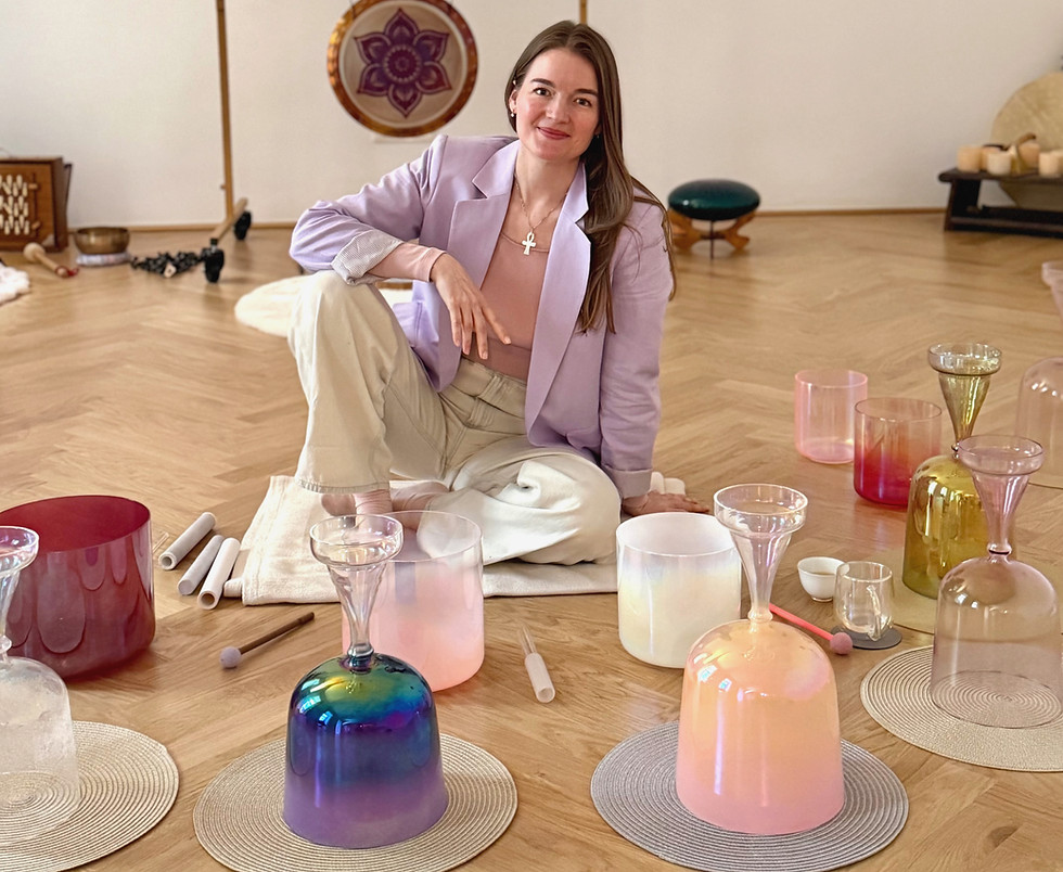 Crystal Singing Bowls I AM bowls shop at Crystal Sounds Vienna_edited.jpg