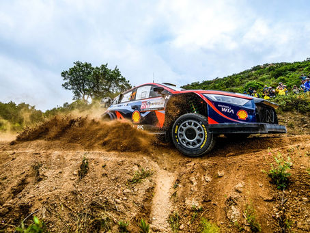 Rally de Italia Sardegna: Neuville aprovecha la baja de Ogier y lidera el 1-2 de Hyundai