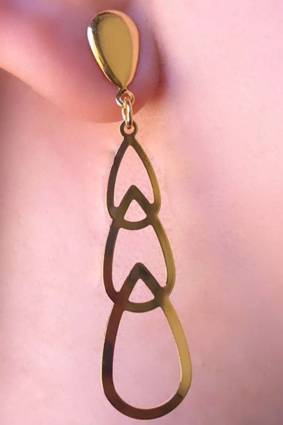 Brinco Três Gotas Vazadas Banhado em Ouro 18k