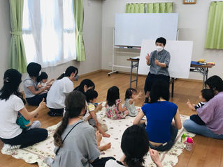 お話し会も沢山の親子が