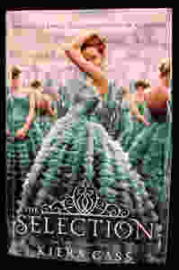 The-Selection-by-Kiera-Cass-#1-New-York-Times-bestselling-series
