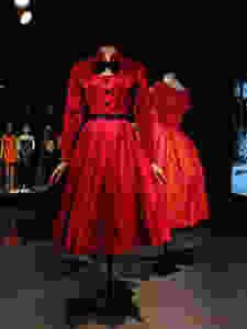 red-dresses-from FIT-exhibit-fit-and-flare-Paris-