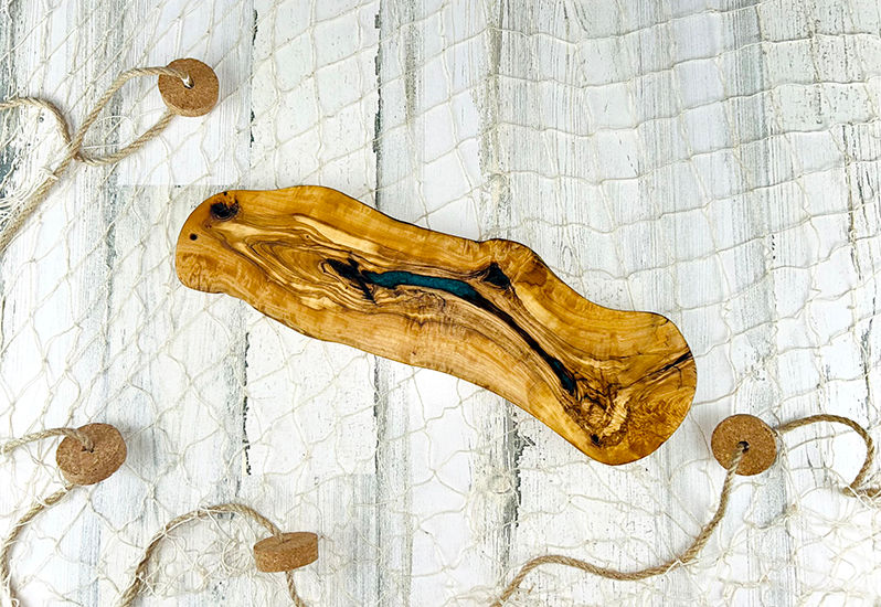 Olive wood cutting board