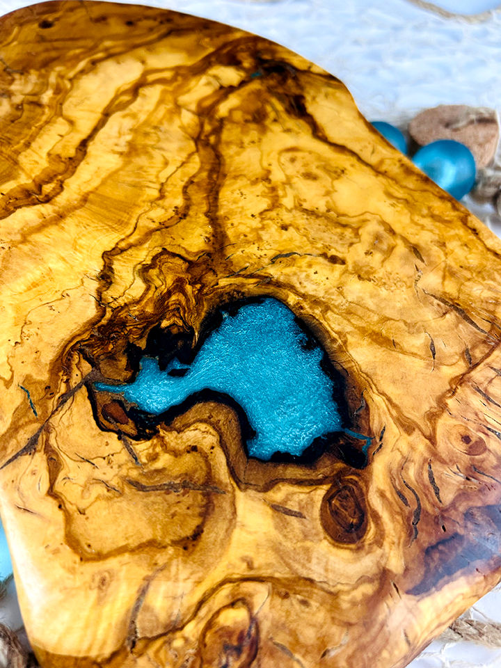 Thumbnail: Olive wood cutting board