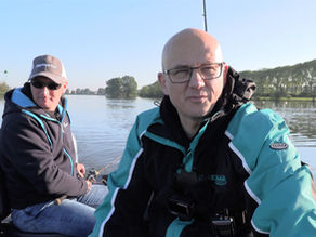 ROOFVISSEN op de MAAS
