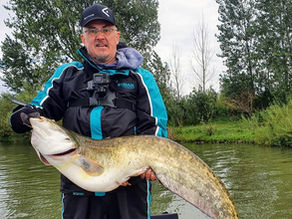MEERVAL van 30KG op VERTICAALSTOK