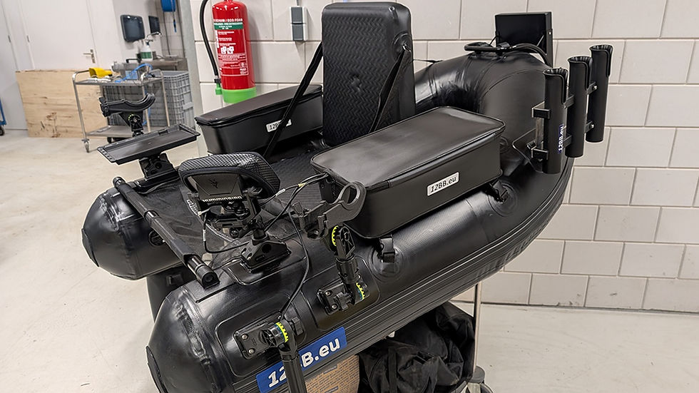 Nieuwe VISMACHINE bellyboat FLOATTUBE