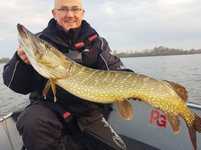 SNOEK VISSEN met PROSTAFFER Harry de Haan