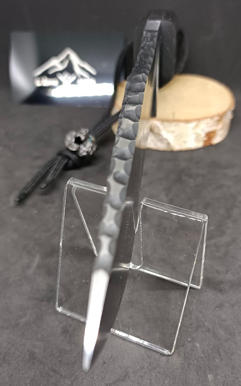 Miniature : 
TRACKER "le trappeur" 