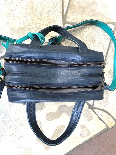 サムネイル： ダブルジップキュービックバッグS　レッド