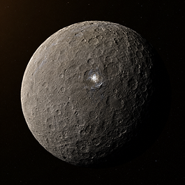 Fotorealistische Nahansicht des Zwergplaneten Ceres mit dunkler, kraterreicher Oberfläche und den hellen Salzablagerungen im Occator-Krater vor schwarzem Weltraum.