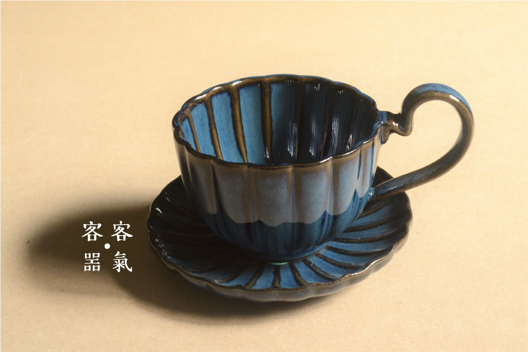 湛放藍菊型咖啡杯盤