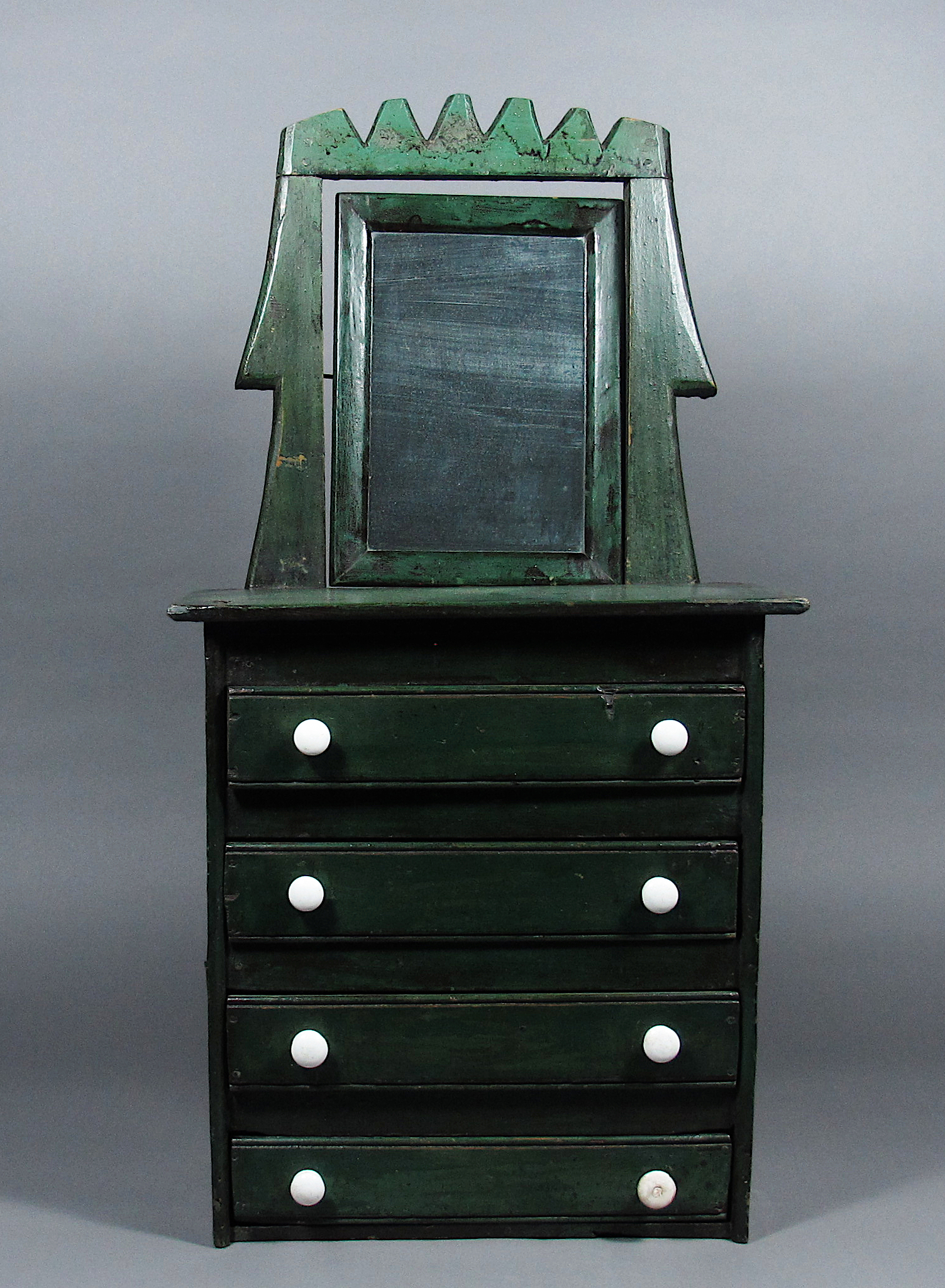 Doll dresser