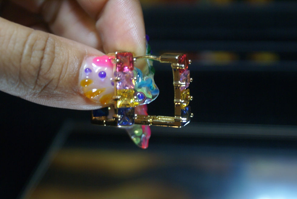 Thumbnail: Sabrina Hoop