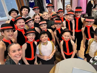 Allenova Performs at Thatcham Thrives