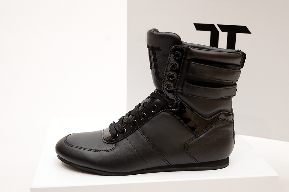 Thumbnail: Black on Black 2.0 (zipper)