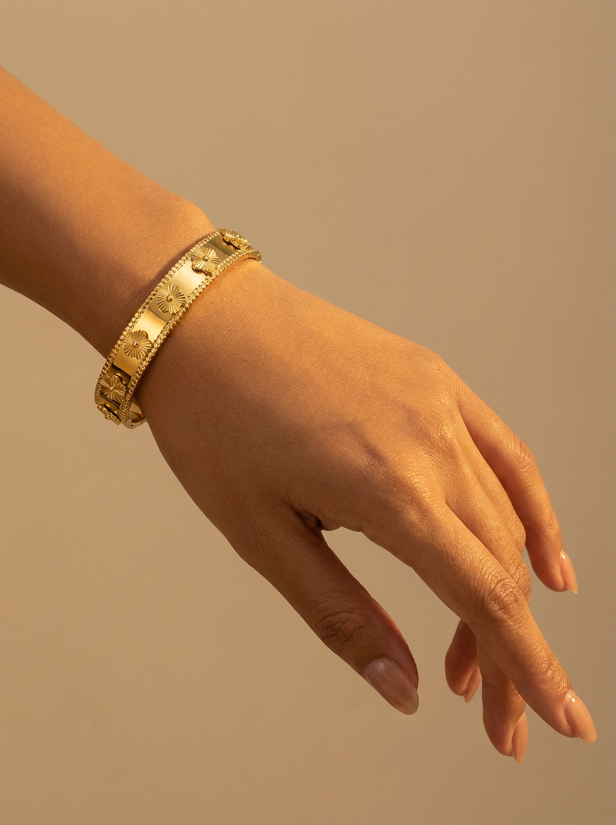 サムネイル： Floral Beaded Edge Bangle