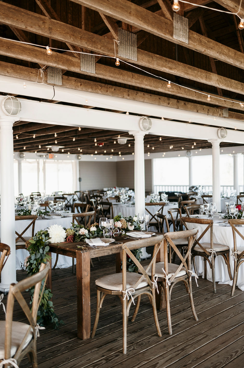 Wedding floral head table flowers by La Fleur Floral serving Massachusetts, Cape Cod and the Islands
