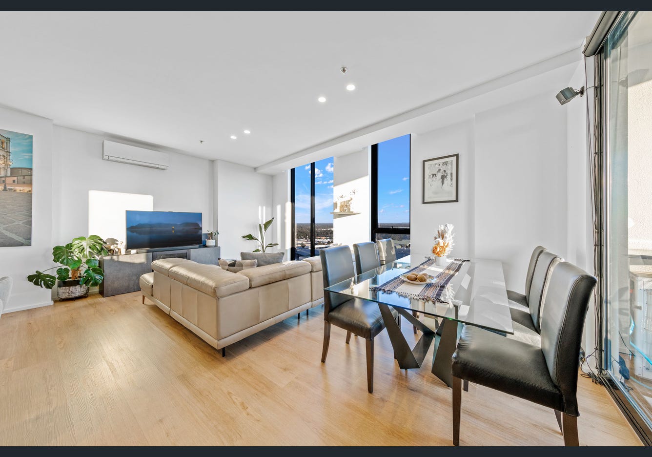 1706/6a Atkinson Street, Liverpool, NSW 2170, Liverpool - Thumbnail 3