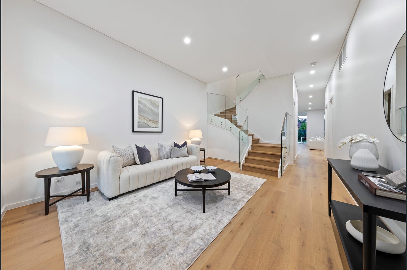 16A Fitzpatrick Crescent, Casula, Casula - Thumbnail 2