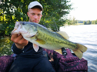 black bass au rubber jig