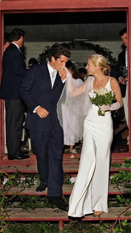 Wedding Chat with Sande - The Minimalist Wedding Dress