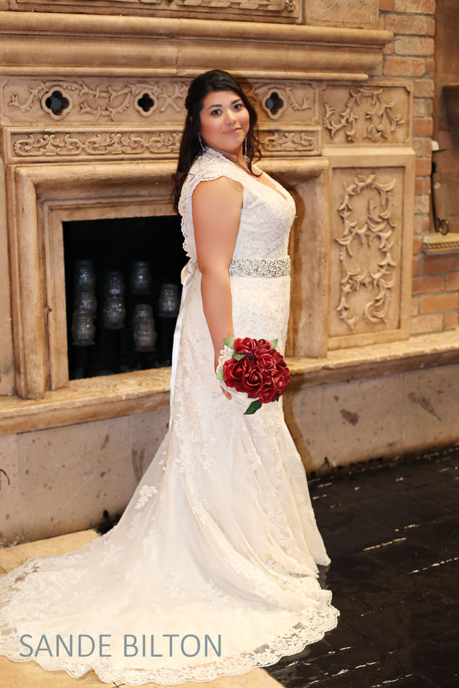 Las Velas Houston Bridal Photos: Emili Rodriguez Boniface