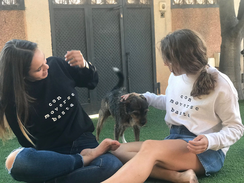 Miniatura: Sudadera con moverse basta negra