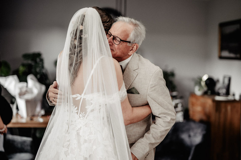 kirasteinfotografie.de_hochzeit_paderborn_schwarz_gruen_freie_trauung_hochzeitsfotograf-40