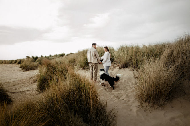 kirasteinfotografie.de_babybauchshooting_strand_fotografie_schwangerschaft-112