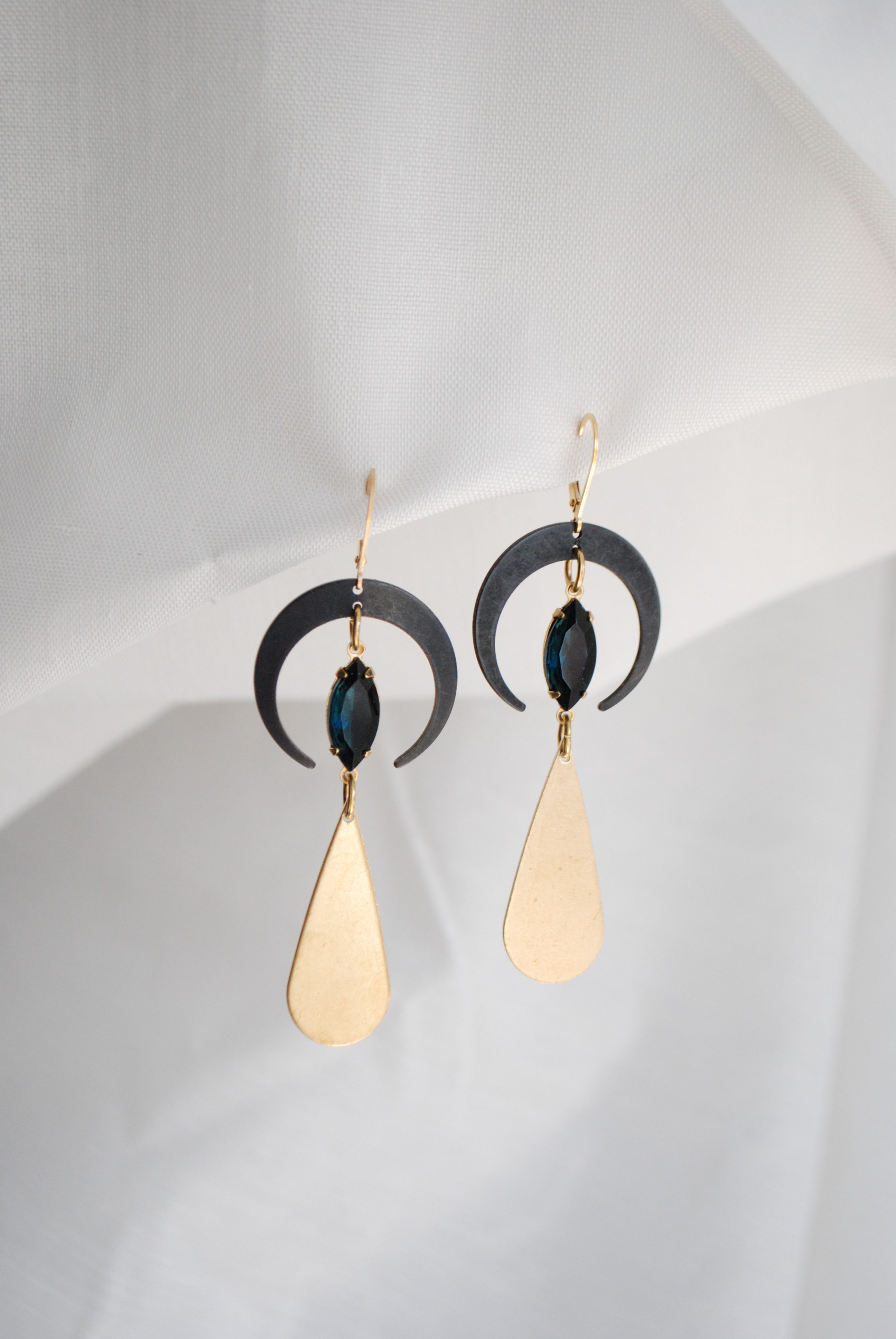 Midnight Blue Balance Earring