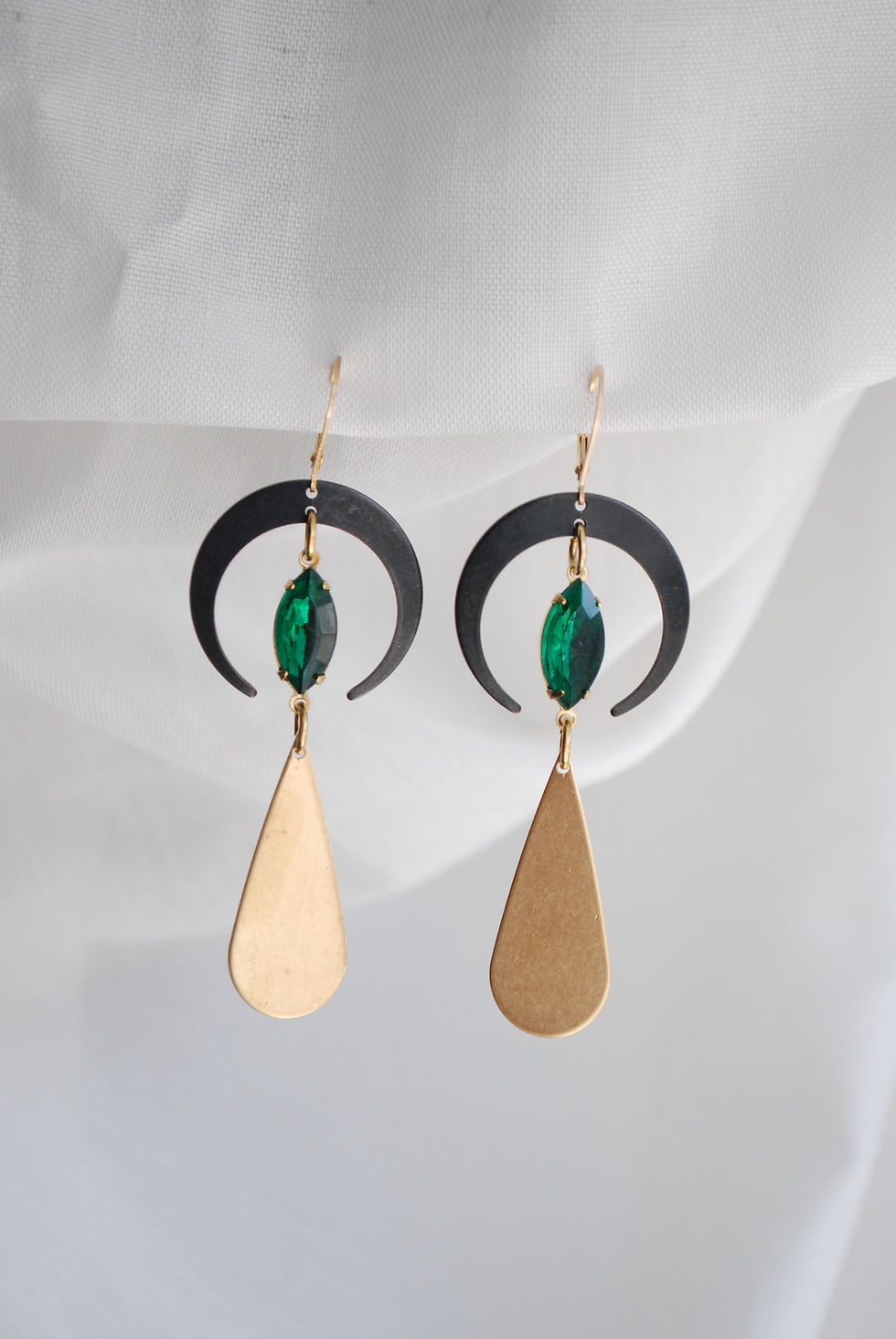 Thumbnail: Emerald Green Balance Earrings