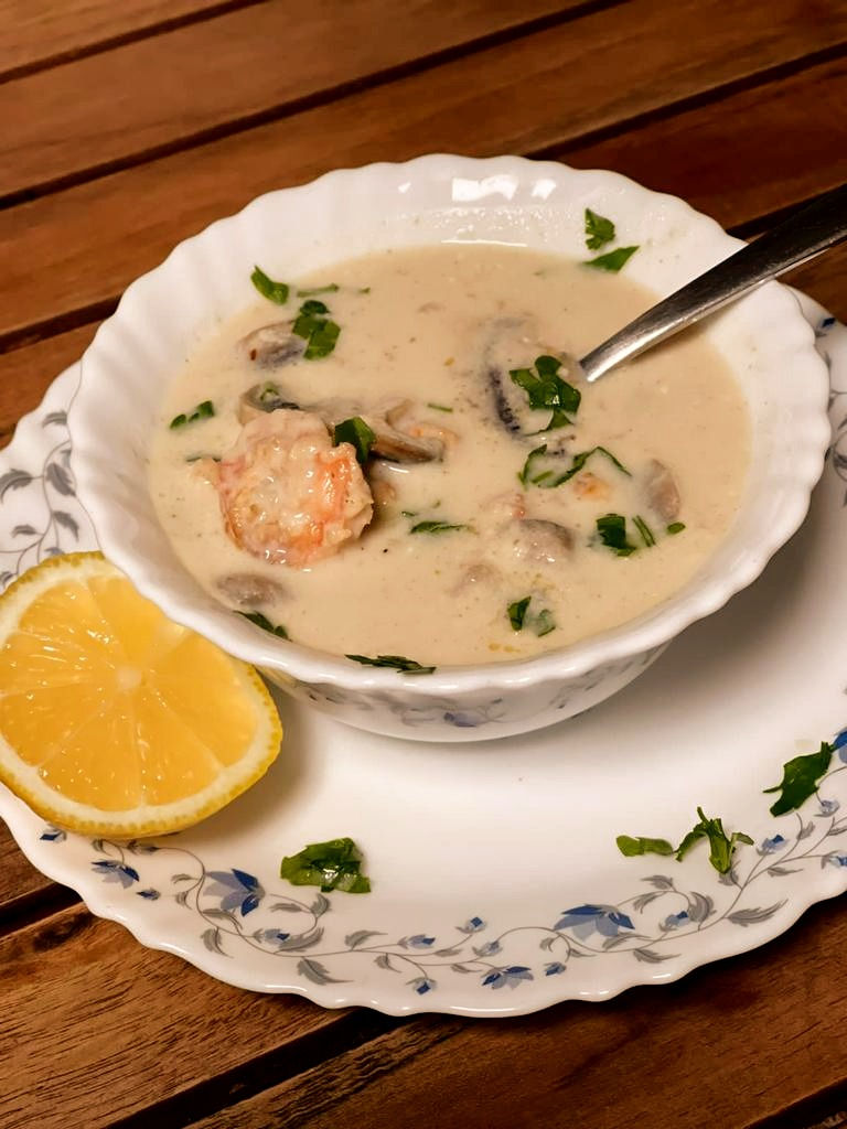 شوربة الروبيان الجمبري بالفطر والكريمة