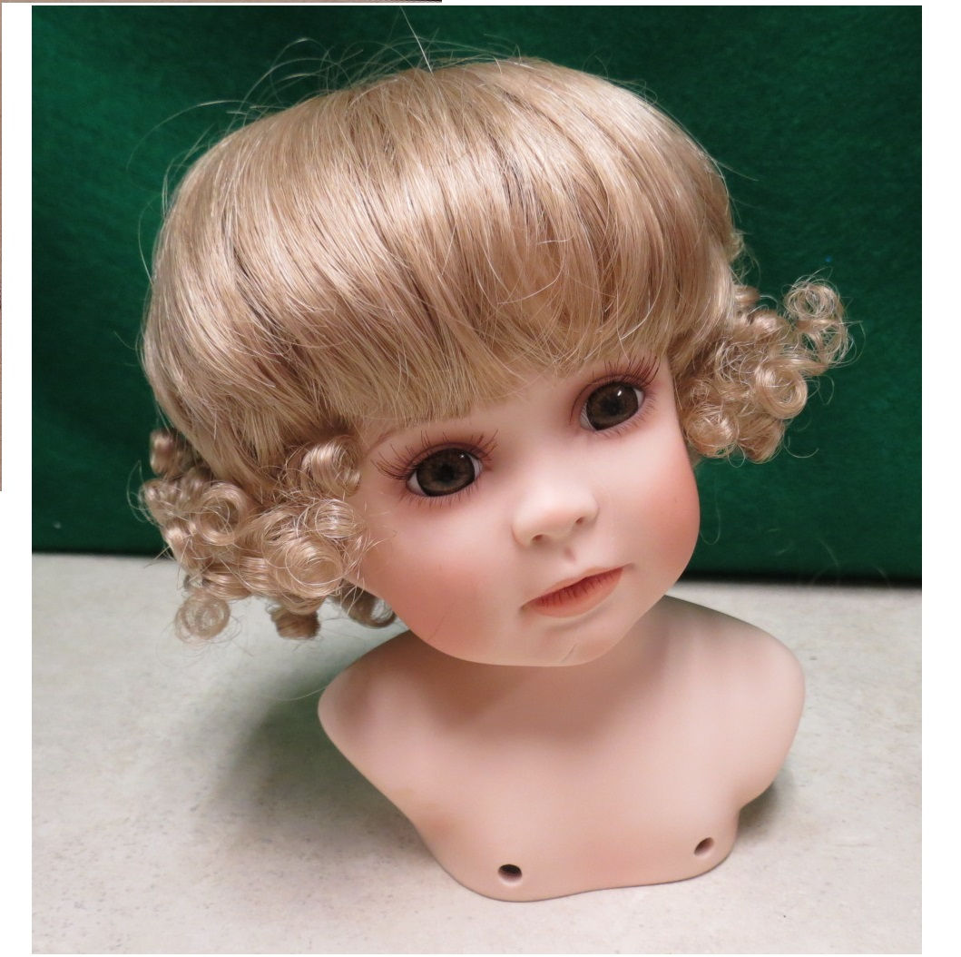 DOLL WIGS: Angela, Loc D1
