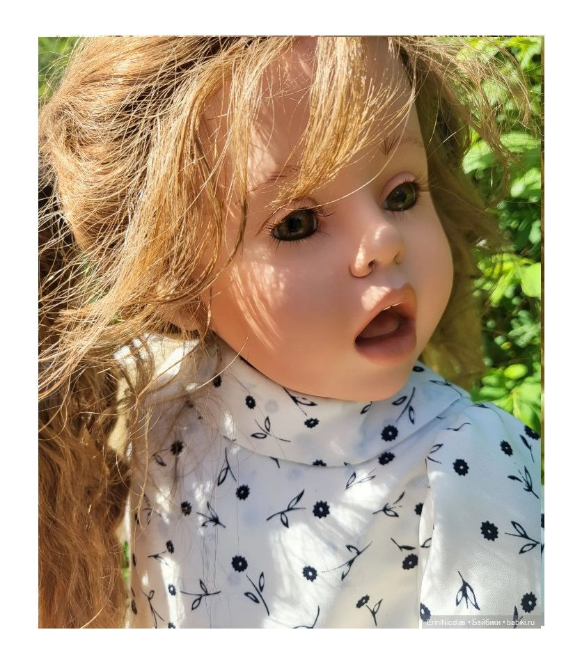 Thumbnail: Artist Dolls: 28" Ru Bert, Caroler Dawn