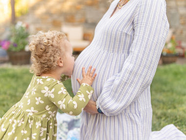 Why Your Home Might Be the Perfect Place for Family Photos This Summer