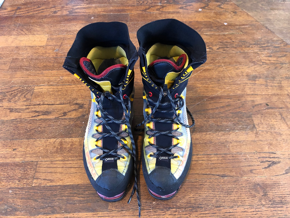 Ice climbing boots