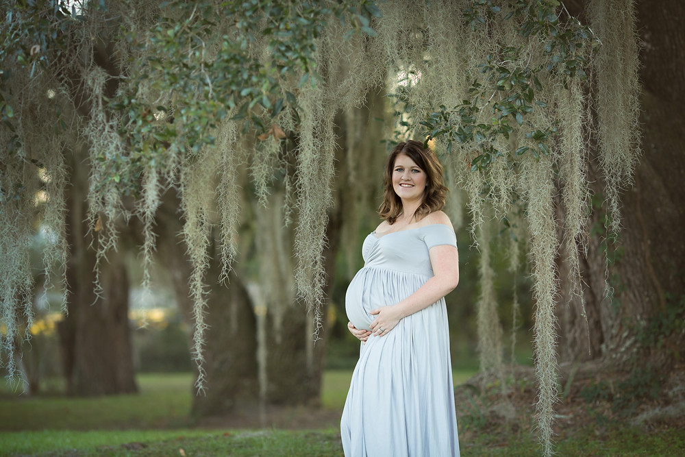 Sarasota Maternity Photographer; Beautiful Mom with Mossy Trees