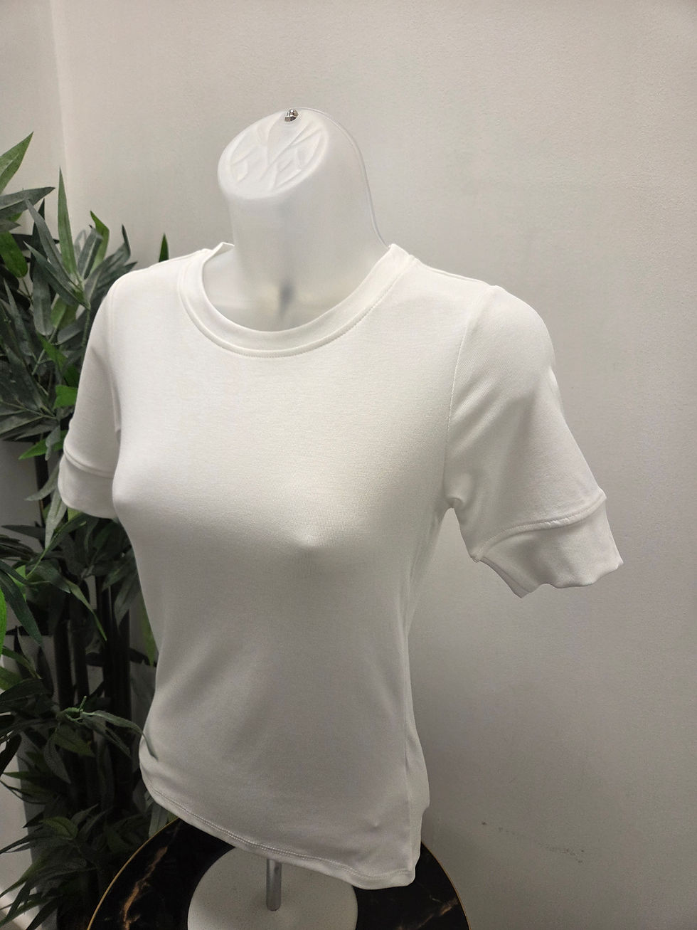 Thumbnail: The Microfibre Fitted T-shirt  - White/Ivory 