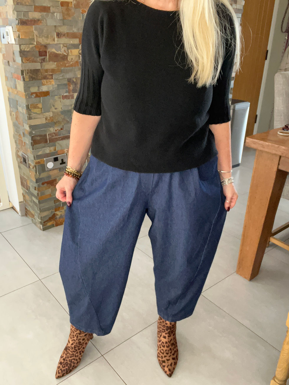 Thumbnail: The Posh Barrel Leg Jeans - Fits Size 12 to 18