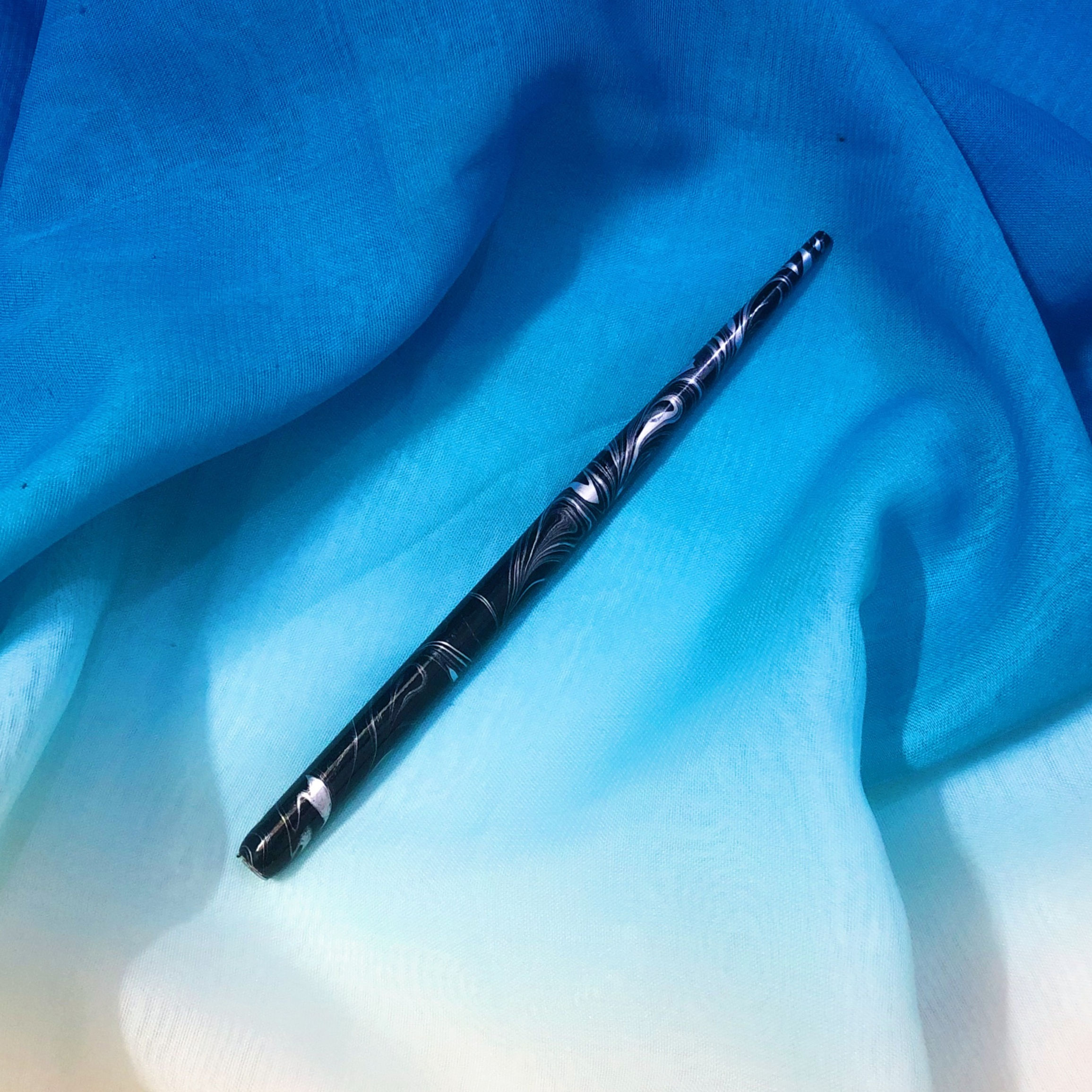 Manuscript Straight Calligraphy Pen Holder in Silver x Black