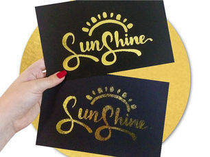 Aplicación de foil sobre 2 tipos de hoja negra con laminadora