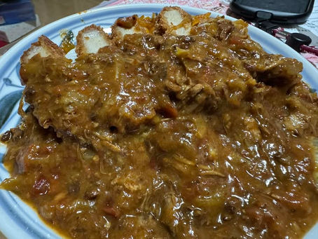 カツカレー、ルーはたらふく。