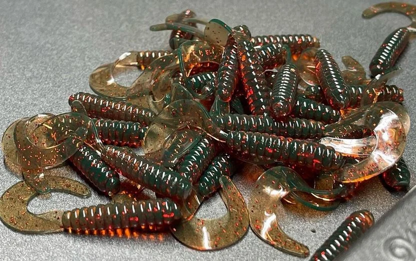 805 Custom Baits 2" Motor Oil Red Curly Tail Grub