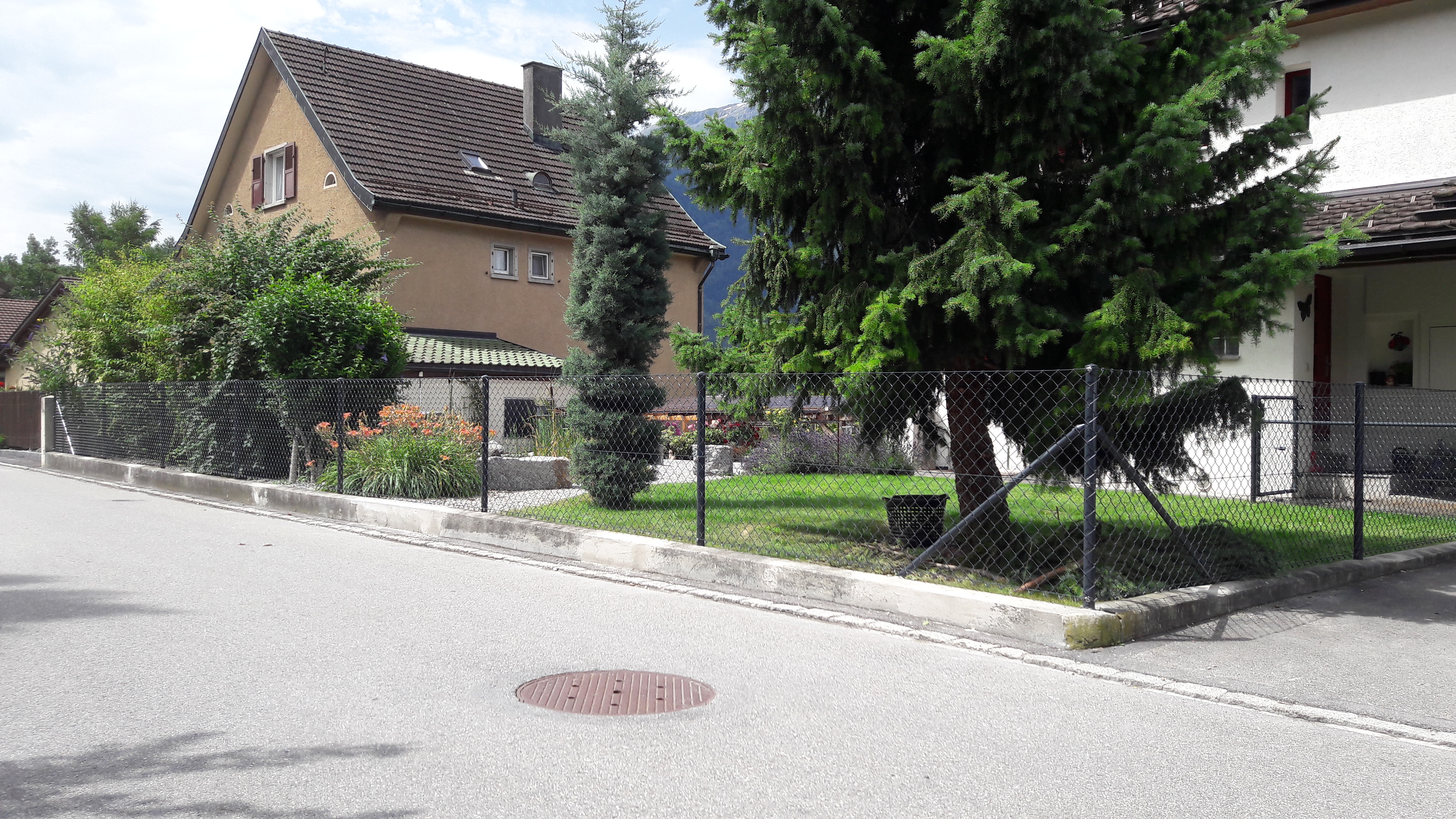 Diagonalgeflechtzaun in Zizers(GR) J